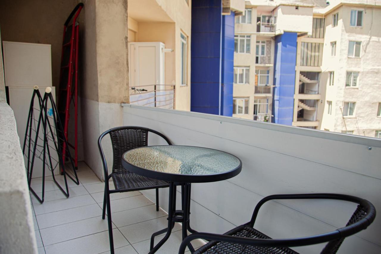 Sunny Apartments. Tbilisi. 300 Aragveli Екстер'єр фото