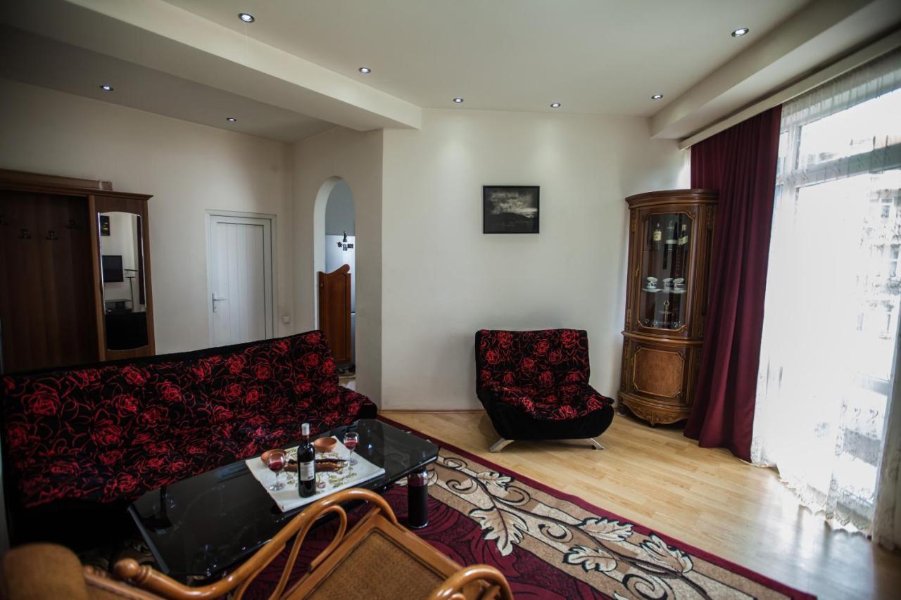 Sunny Apartments. Tbilisi. 300 Aragveli Екстер'єр фото